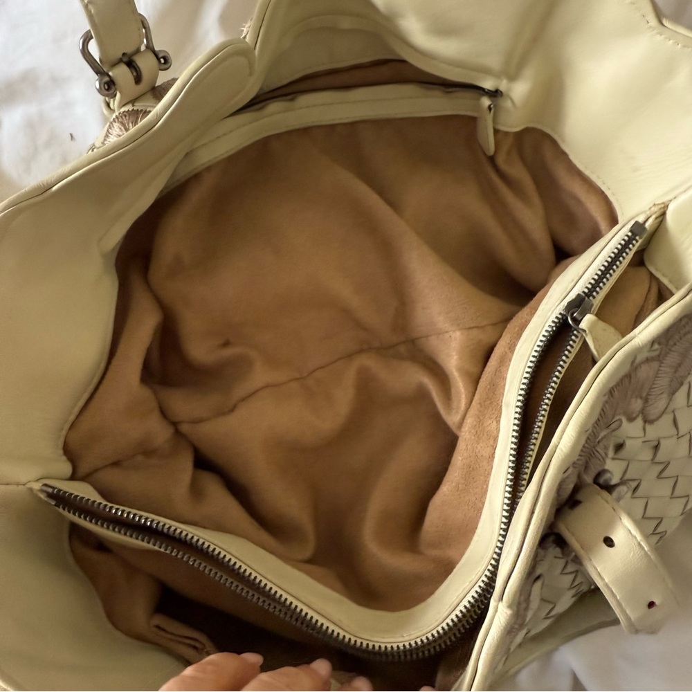 Bottega Veneta Cream Woven Leather Tote with Decorative Trim - Picture 10 of 15